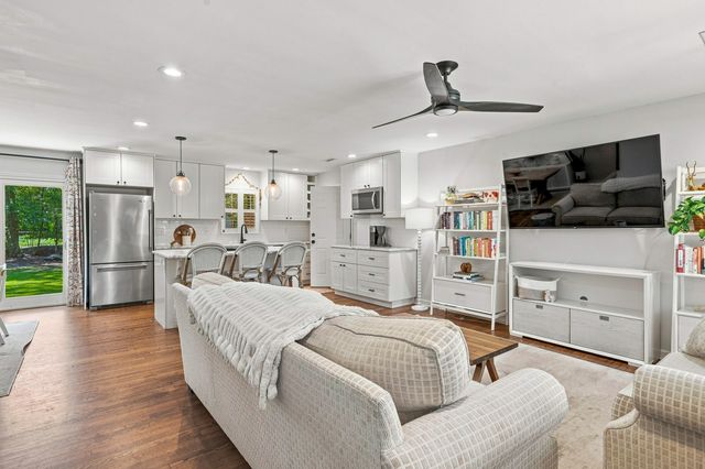 1373 White Drive, Charleston, SC 29407