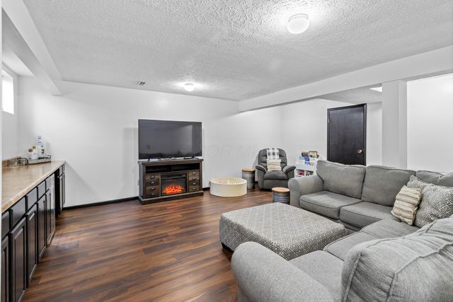 1179 Cambridge Way, Pickerington, OH 43147