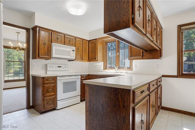 206 Fawnwood Drive, Tallmadge, OH 44278