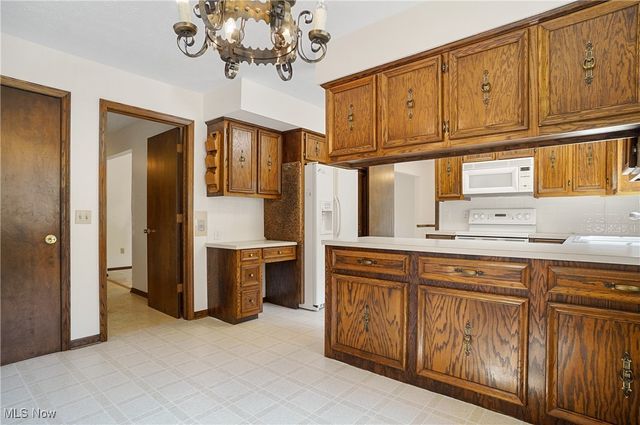 206 Fawnwood Drive, Tallmadge, OH 44278