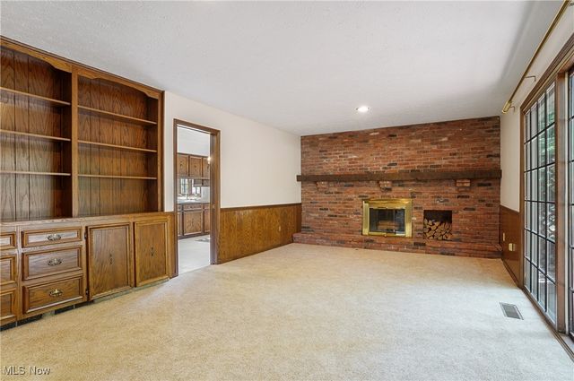 206 Fawnwood Drive, Tallmadge, OH 44278