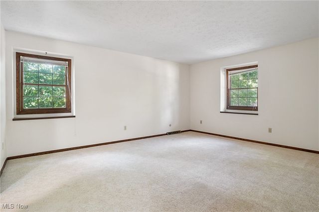 206 Fawnwood Drive, Tallmadge, OH 44278