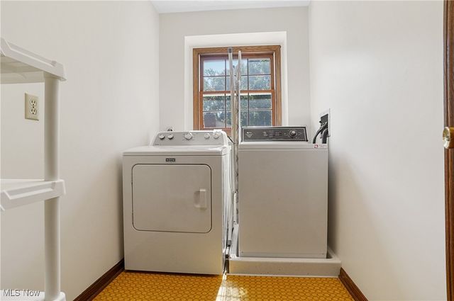 206 Fawnwood Drive, Tallmadge, OH 44278