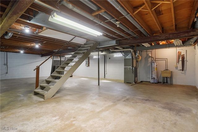 206 Fawnwood Drive, Tallmadge, OH 44278