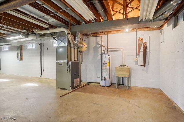 206 Fawnwood Drive, Tallmadge, OH 44278