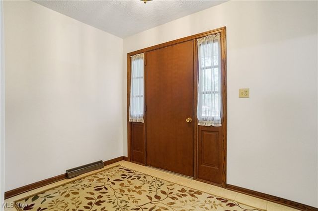 206 Fawnwood Drive, Tallmadge, OH 44278