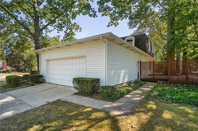 206 Fawnwood Drive, Tallmadge, OH 44278