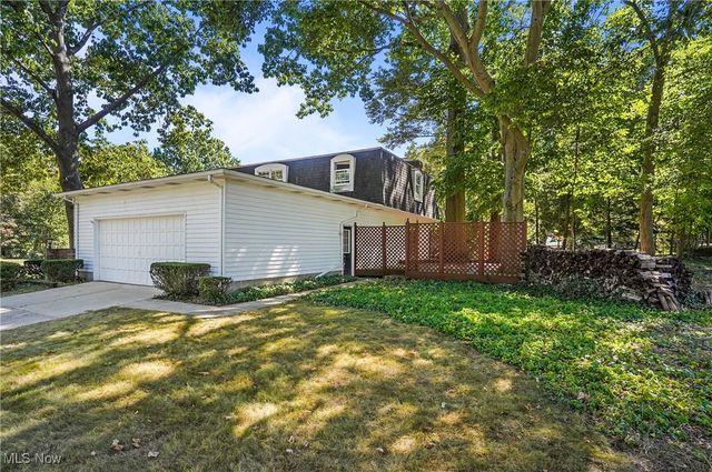 206 Fawnwood Drive, Tallmadge, OH 44278