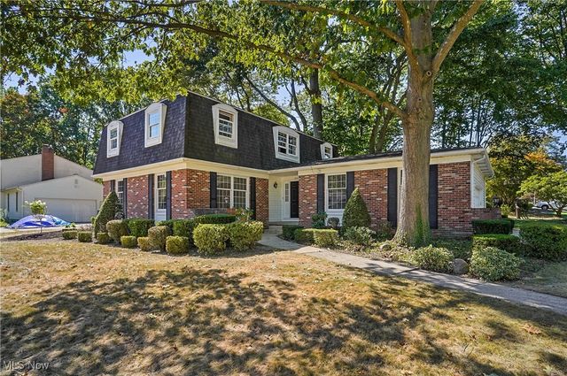 206 Fawnwood Drive, Tallmadge, OH 44278