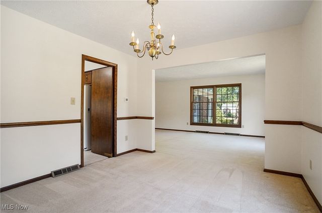 206 Fawnwood Drive, Tallmadge, OH 44278