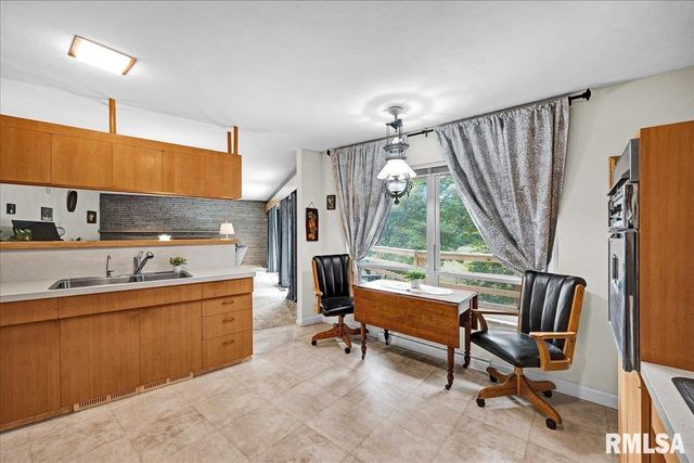 25 ORIOLE Lane, Pekin, IL 61554