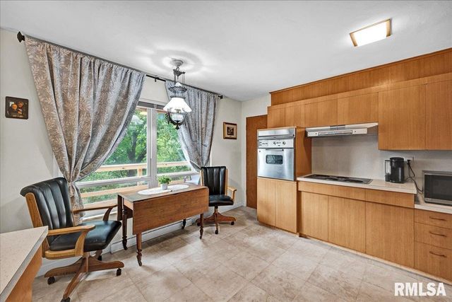 25 ORIOLE Lane, Pekin, IL 61554