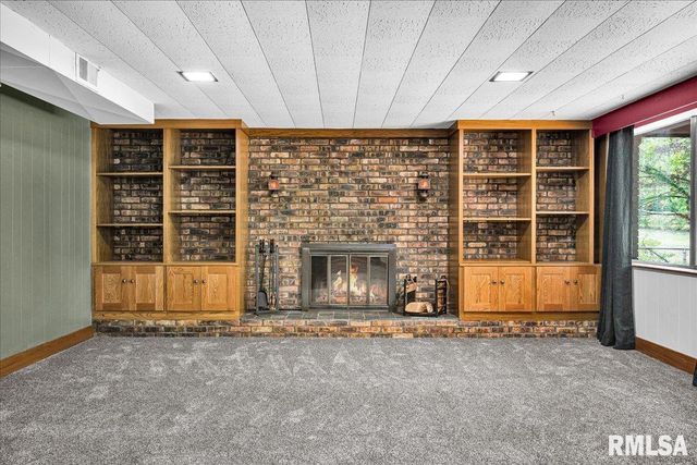 25 ORIOLE Lane, Pekin, IL 61554