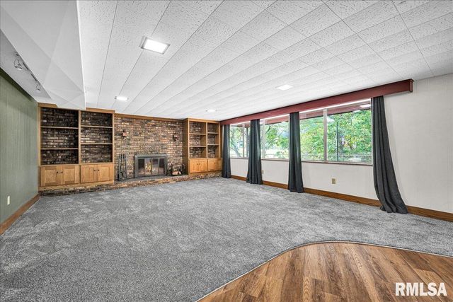 25 ORIOLE Lane, Pekin, IL 61554