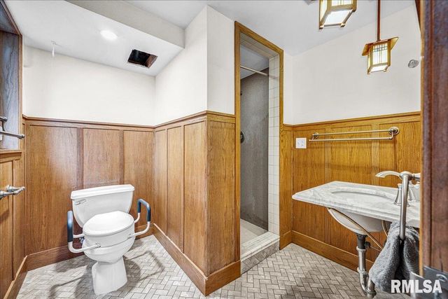 25 ORIOLE Lane, Pekin, IL 61554