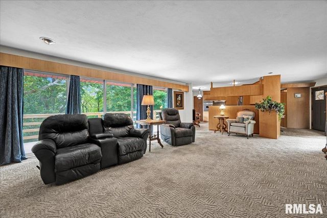 25 ORIOLE Lane, Pekin, IL 61554