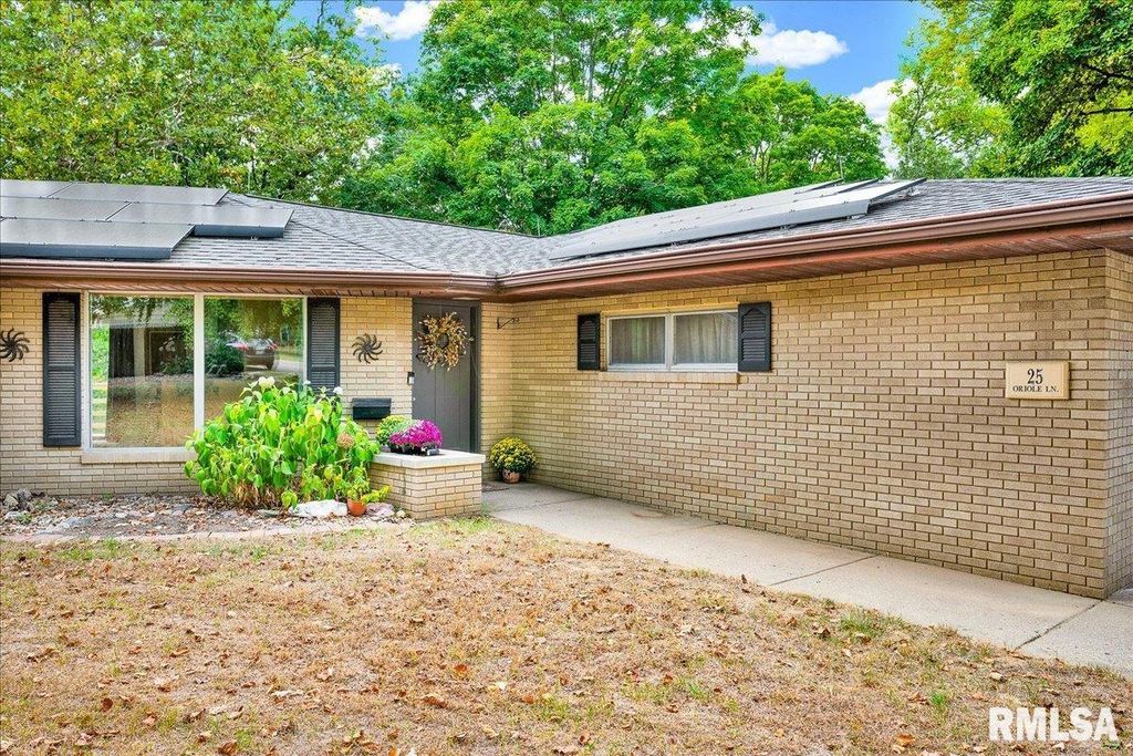25 ORIOLE Lane, Pekin, IL 61554