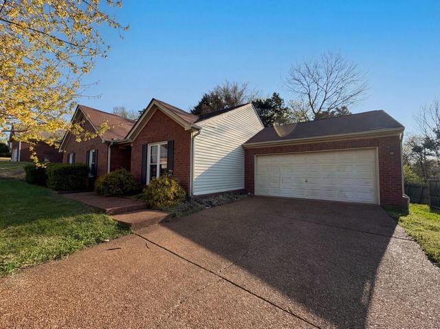 2416 Bayview Dr, Nashville, TN 37217