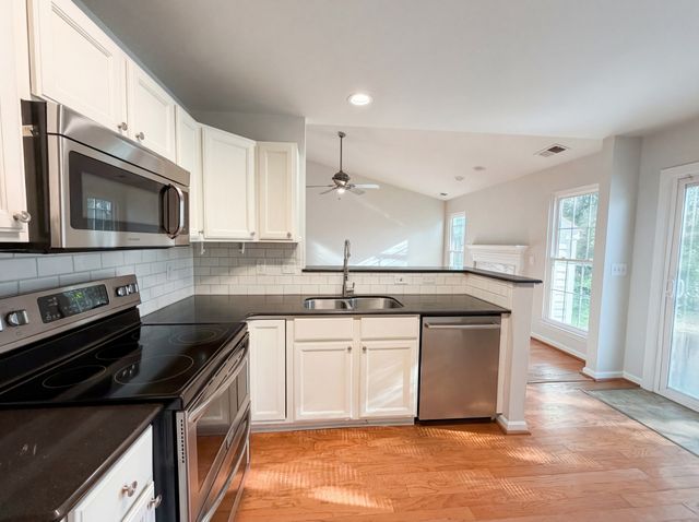 2416 Bayview Dr, Nashville, TN 37217