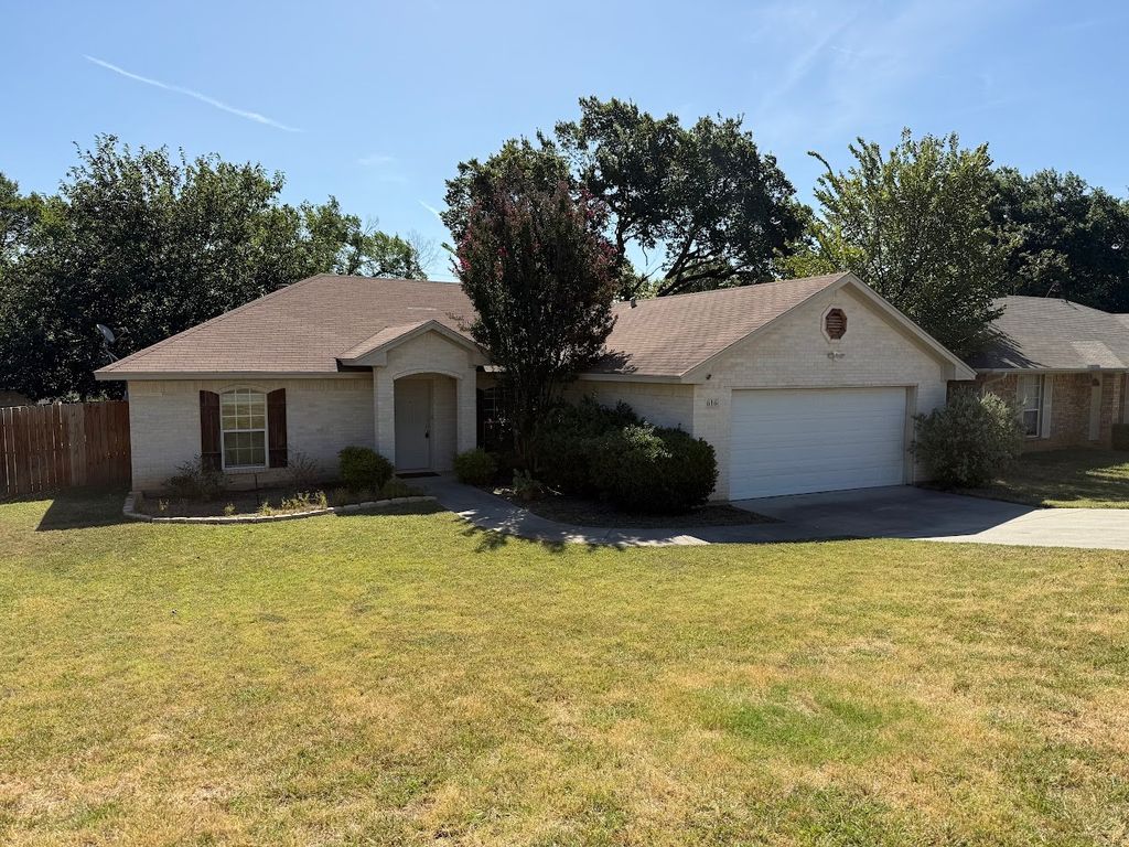 616 N Avenue C, Springtown, TX 76082