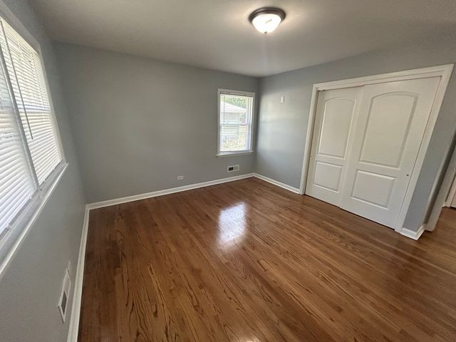 609 E 160th Place, South Holland, IL 60473