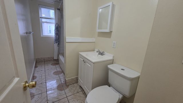 242 Chesnut St 2, Lynn, MA 01902