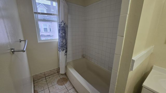 242 Chesnut St 2, Lynn, MA 01902
