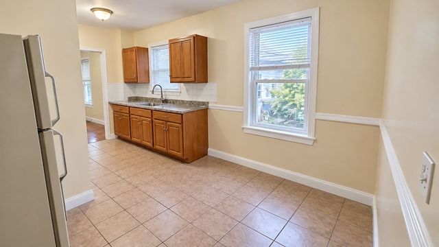 242 Chesnut St 2, Lynn, MA 01902