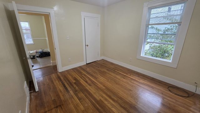 242 Chesnut St 2, Lynn, MA 01902