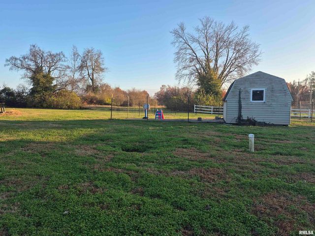 1100 MOORE Street, Eldorado, IL 62930