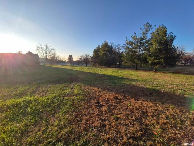 1100 MOORE Street, Eldorado, IL 62930