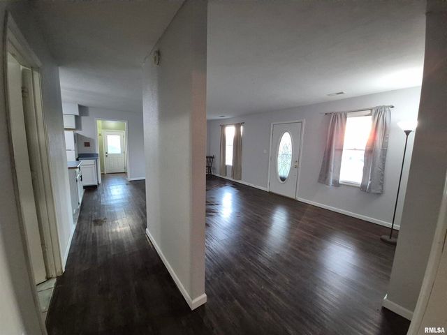 1100 MOORE Street, Eldorado, IL 62930