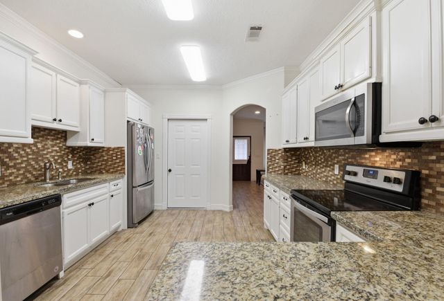 3140 Winding Way, Huntsville, TX 77340