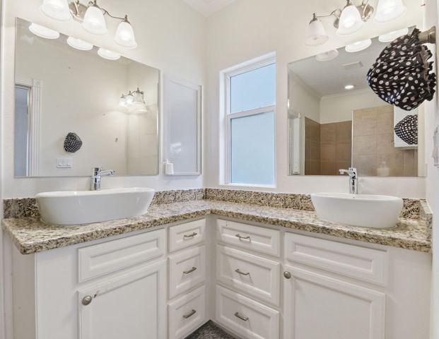 3140 Winding Way, Huntsville, TX 77340