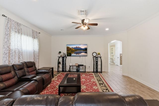 3140 Winding Way, Huntsville, TX 77340