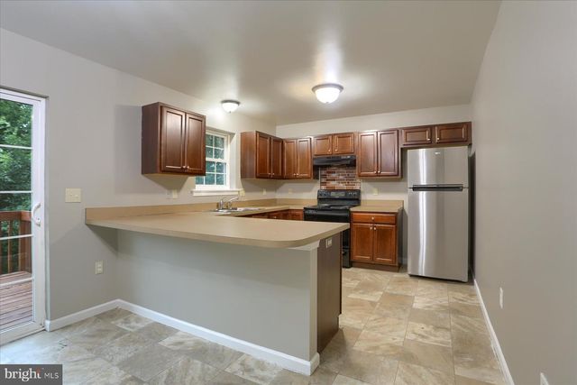 1690 LAKESIDE DR, Middletown, PA 17057