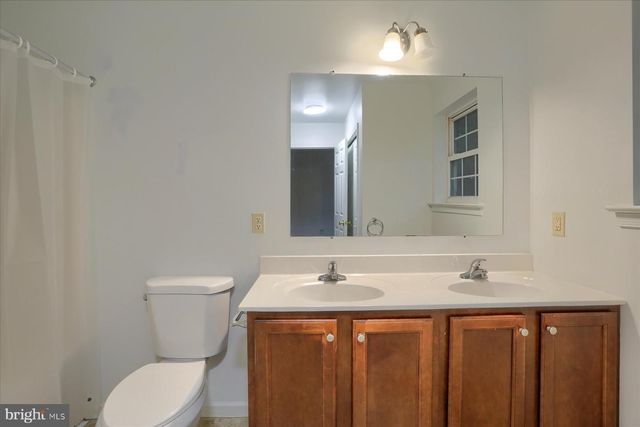 1690 LAKESIDE DR, Middletown, PA 17057