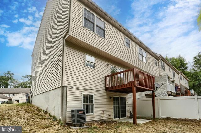 1690 LAKESIDE DR, Middletown, PA 17057