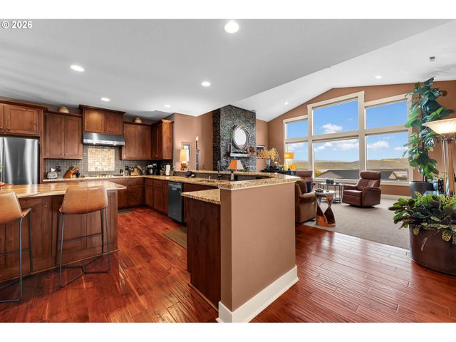 2339 N 6TH St, Washougal, WA 98671