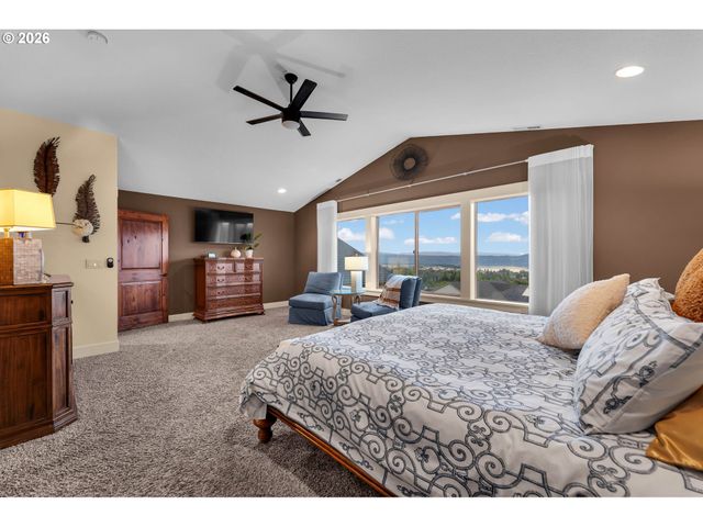 2339 N 6TH St, Washougal, WA 98671