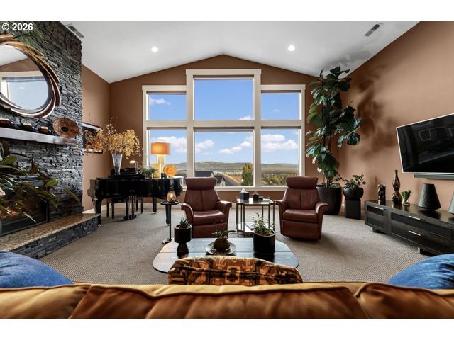 2339 N 6TH St, Washougal, WA 98671
