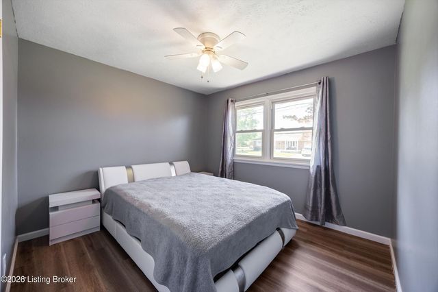 2403 Marguerite Dr, Louisville, KY 40216