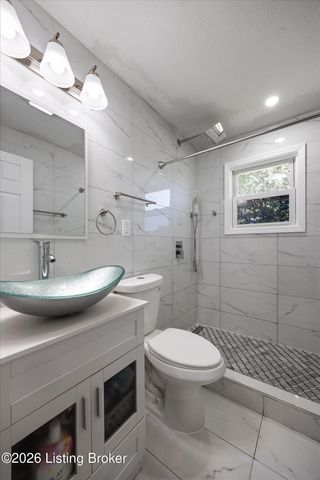 2403 Marguerite Dr, Louisville, KY 40216