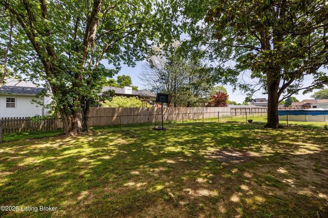 2403 Marguerite Dr, Louisville, KY 40216