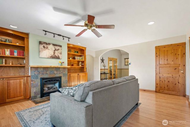 3404 Meadow Wood Lane, Ferndale, WA 98248
