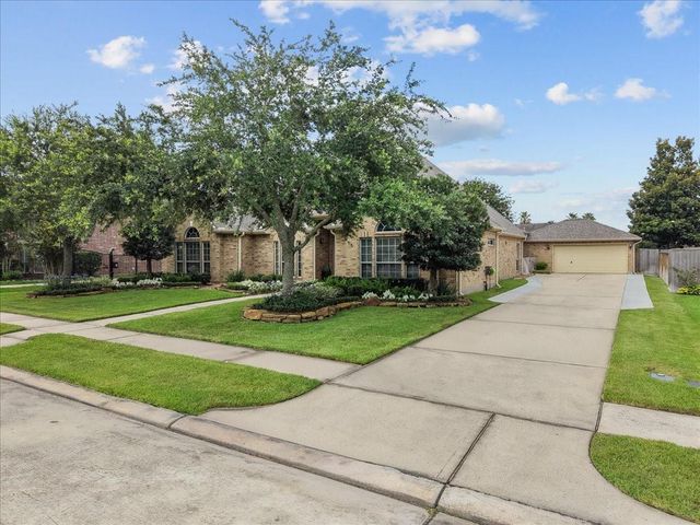 1731 Round Rock Street, Friendswood, TX 77546