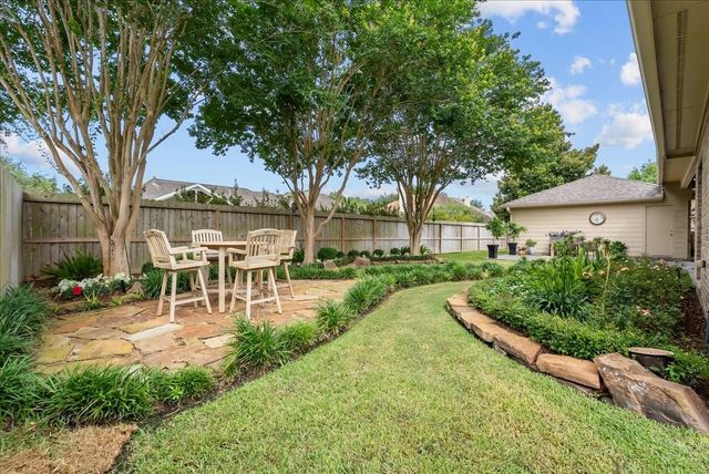 1731 Round Rock Street, Friendswood, TX 77546