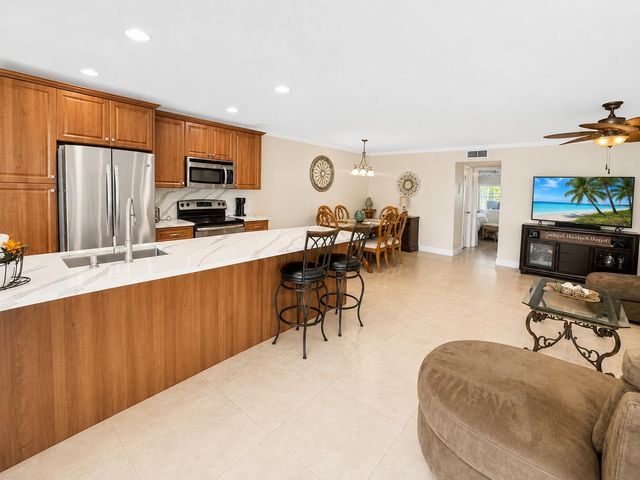 512 High Point Drive, Delray Beach, FL 33445