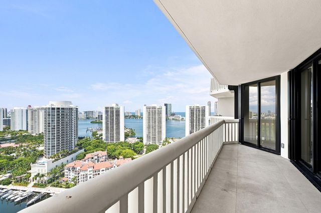 2000 Island Boulevard 2905, Aventura, FL 33160