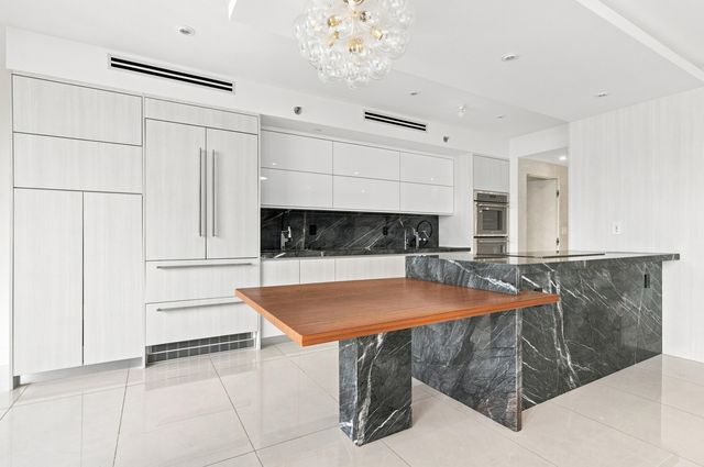 2000 Island Boulevard 2905, Aventura, FL 33160